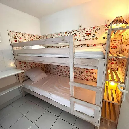 Studio/cabine A 80m De La Avec Terrasse, Jardinet Et Garage - - Fr-1-226b-140 Apartment *