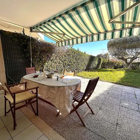 Studio/cabine A 80m De La Avec Terrasse, Jardinet Et Garage - - Fr-1-226b-140 Cavalaire-sur-Mer