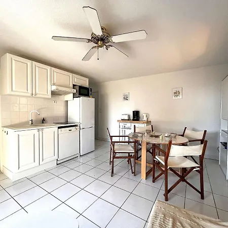 Studio/cabine A 80m De La Avec Terrasse, Jardinet Et Garage - - Fr-1-226b-140 Apartment