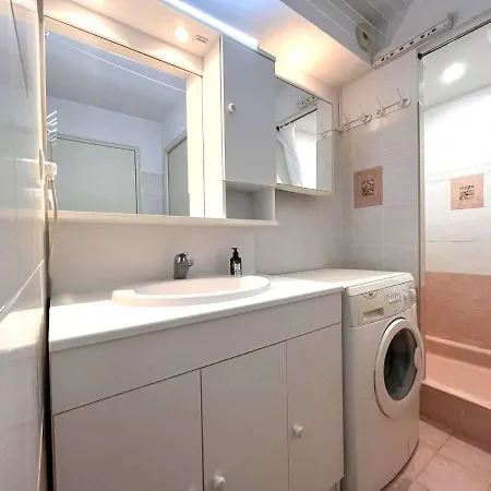 Studio/cabine A 80m De La Avec Terrasse, Jardinet Et Garage - - Fr-1-226b-140 Apartment